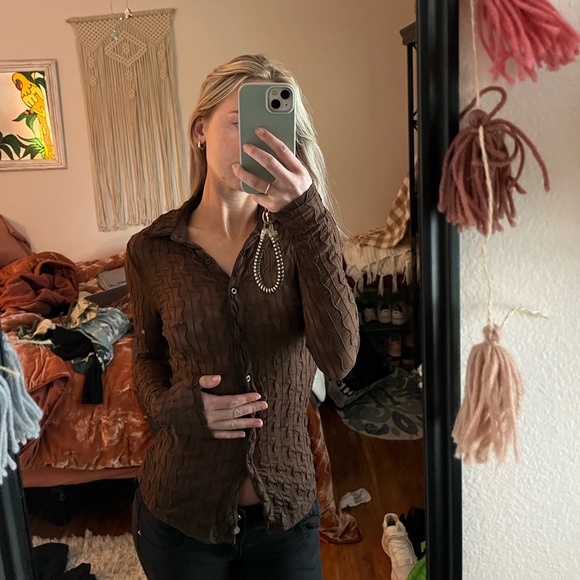 Button up top - Picture 3 of 4